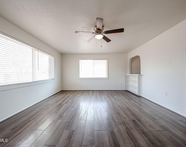 2919 E Oak Place - Photo Thumbnail 5
