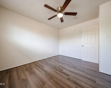 2919 E Oak Place - Photo Thumbnail 17