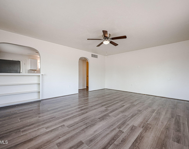 2919 E Oak Place - Photo Thumbnail 22