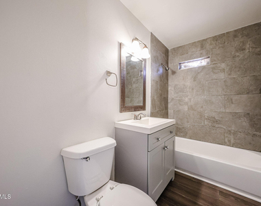 2919 E Oak Place - Photo Thumbnail 12