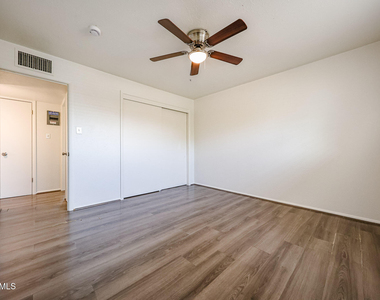 2919 E Oak Place - Photo Thumbnail 19