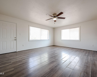 2919 E Oak Place - Photo Thumbnail 6