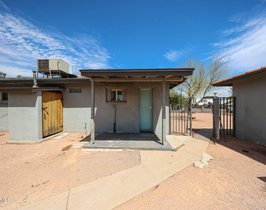 2919 E Oak Place - Photo Thumbnail 24