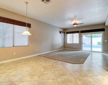 8212 W Joedad Terrace - Photo Thumbnail 12