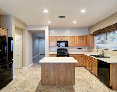 8212 W Joedad Terrace - Photo Thumbnail 3