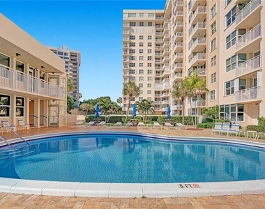 5200 N Ocean Boulevard - Photo Thumbnail 6