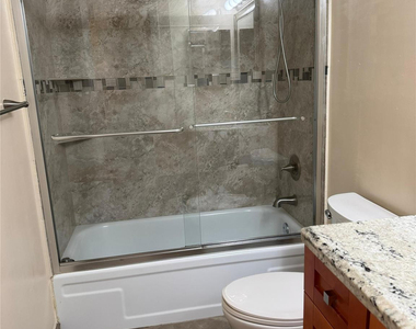 1407 Ne 56th Street - Photo Thumbnail 9