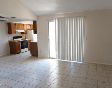 10610 S 48th Street - Photo Thumbnail 4
