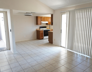10610 S 48th Street - Photo Thumbnail 5