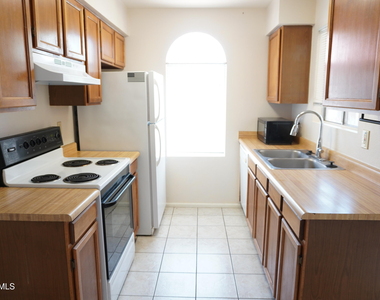 10610 S 48th Street - Photo Thumbnail 13