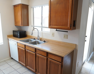10610 S 48th Street - Photo Thumbnail 2