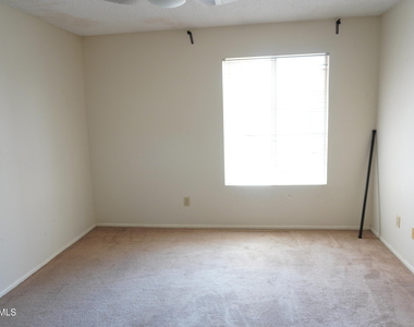 10610 S 48th Street - Photo Thumbnail 10