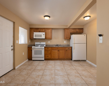 2501 W Belmont Avenue - Photo Thumbnail 5