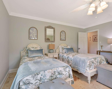 5531 Hibiscus Road - Photo Thumbnail 7