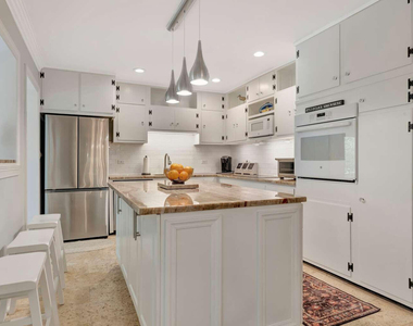 5531 Hibiscus Road - Photo Thumbnail 14