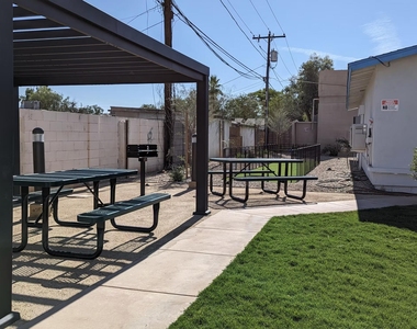 1620 E Apache Boulevard - Photo Thumbnail 14