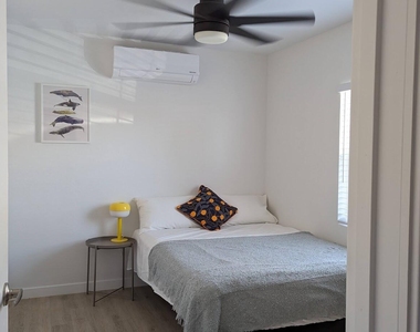 1620 E Apache Boulevard - Photo Thumbnail 3
