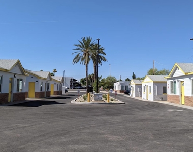1620 E Apache Boulevard - Photo Thumbnail 7