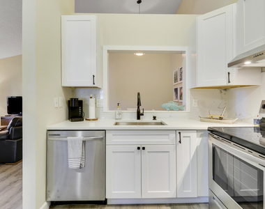 6414 Chasewood Drive - Photo Thumbnail 8
