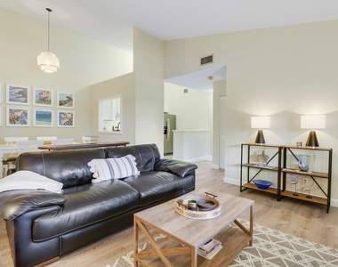 6414 Chasewood Drive - Photo Thumbnail 2