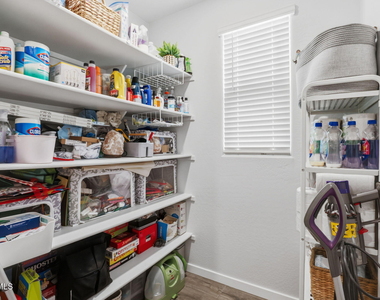1166 E Weatherby Way - Photo Thumbnail 18