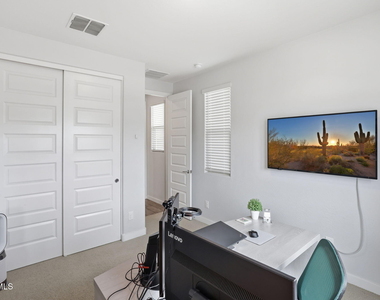 1166 E Weatherby Way - Photo Thumbnail 17