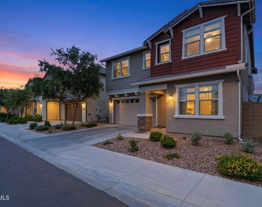 1166 E Weatherby Way - Photo Thumbnail 2