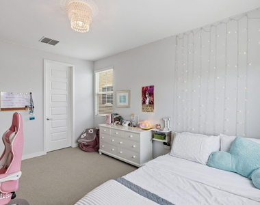 1166 E Weatherby Way - Photo Thumbnail 22