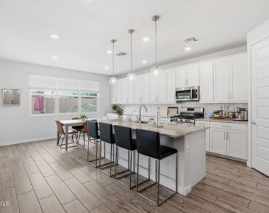 1166 E Weatherby Way - Photo Thumbnail 7