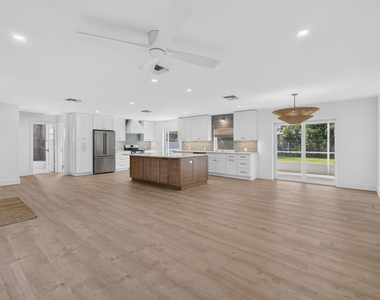 8816 Se Alabama Place - Photo Thumbnail 5