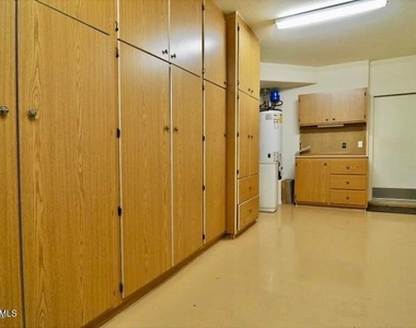 19700 N 76th Street - Photo Thumbnail 11