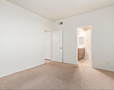 900 S 94th Street - Photo Thumbnail 13