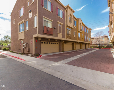 900 S 94th Street - Photo Thumbnail 24