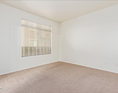 900 S 94th Street - Photo Thumbnail 12