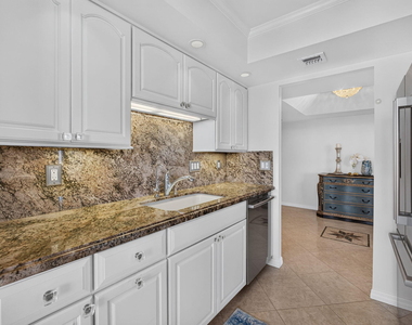 5540 N Ocean Drive - Photo Thumbnail 22
