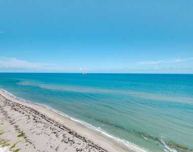 5540 N Ocean Drive - Photo Thumbnail 53
