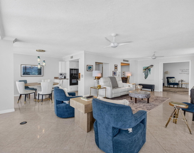 5540 N Ocean Drive - Photo Thumbnail 4