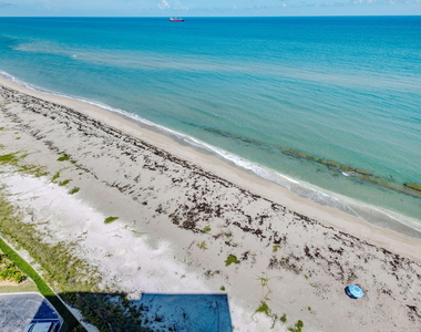 5540 N Ocean Drive - Photo Thumbnail 11