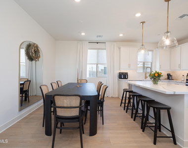 2121 W Sonoran Desert Drive - Photo Thumbnail 6