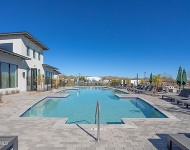 2121 W Sonoran Desert Drive - Photo Thumbnail 32