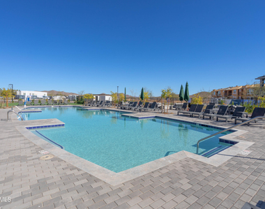 2121 W Sonoran Desert Drive - Photo Thumbnail 31