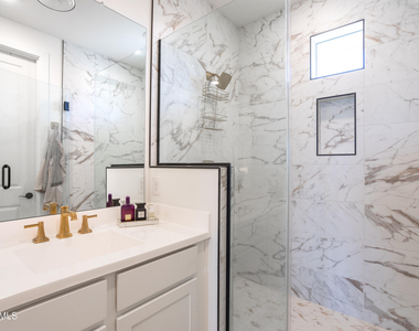 2121 W Sonoran Desert Drive - Photo Thumbnail 19