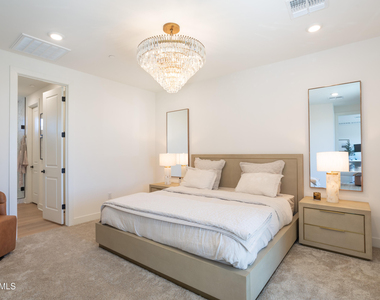 2121 W Sonoran Desert Drive - Photo Thumbnail 15