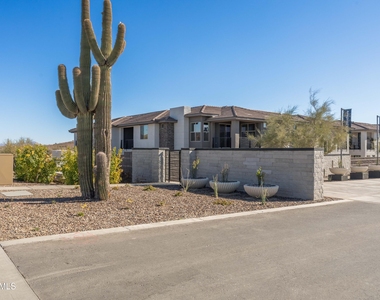 2121 W Sonoran Desert Drive - Photo Thumbnail 39