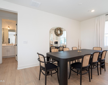 2121 W Sonoran Desert Drive - Photo Thumbnail 12