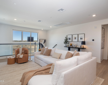 2121 W Sonoran Desert Drive - Photo Thumbnail 1