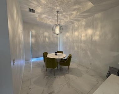551 Pioneer Way - Photo Thumbnail 3