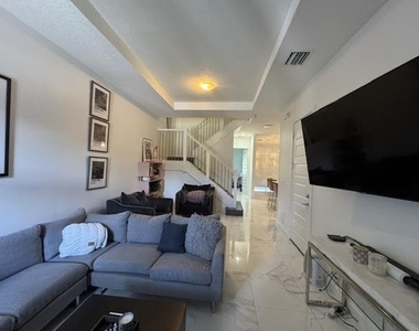 551 Pioneer Way - Photo Thumbnail 2