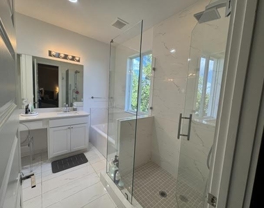 551 Pioneer Way - Photo Thumbnail 10