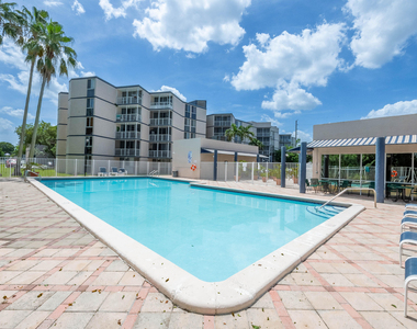 6995 Nw 186th Street - Photo Thumbnail 7